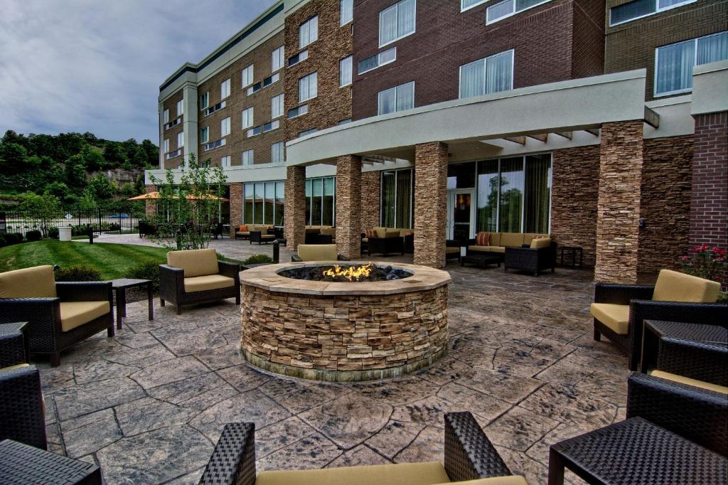 Courtyard by Marriott Bridgeport Clarksburg Main image 2